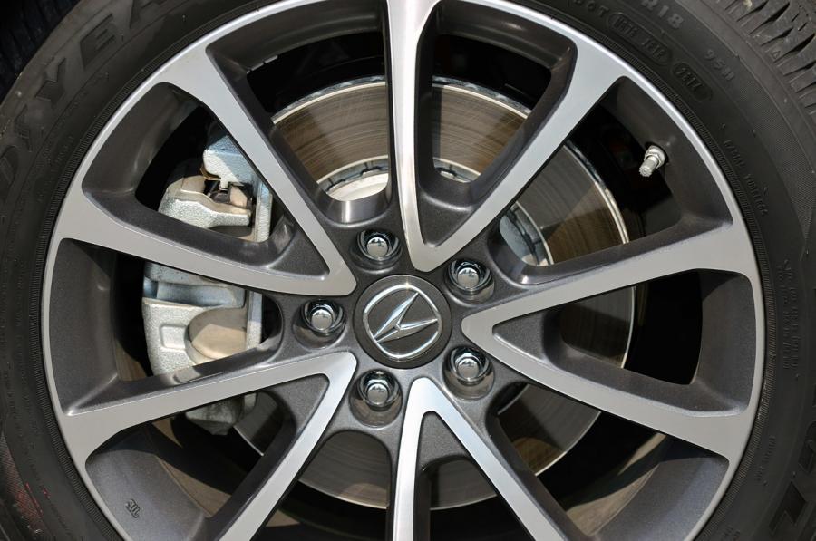 Колеса Acura TLX 3.5L V6 SH-AWD 2015 года  (фото 63 из 91)